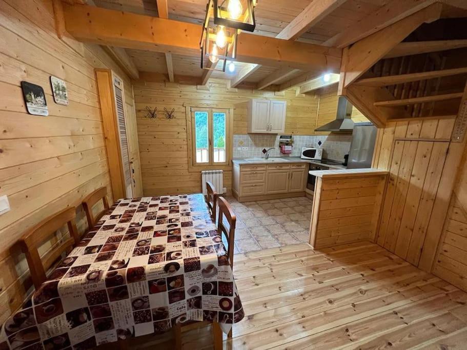 Chalet 6B Dans Les Pyrenees Proche D'Andorre LʼHospitalet-près-lʼAndorre Bagian luar foto